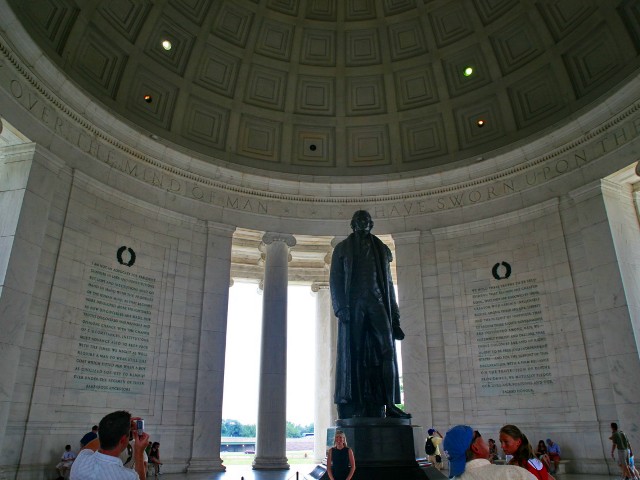 The interior of the Jefferson Memorial has a 19-foot (5.8 m) tall, 10,000 pound (5 ton) bronze statue of Jefferson by sculptor Rudulph Evans, which was added four years after the dedication (Credit: Cliff1066 via Flickr)