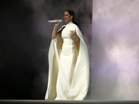 Katy Perry performs By The Grace of God at the 57th annual Grammy Awards in Los Angeles, California February 8, 2015 (Credit: Reuters/Lucy Nicholson)